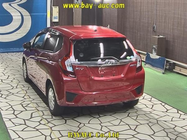 Хэтчбек гибрид Honda Fit кузов GP5 модификация Hybrid L Package гв 2014 — фото 2